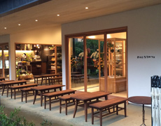 小田原城内報徳の杜（もり）ひろばにオープンカフェが誕生しました。