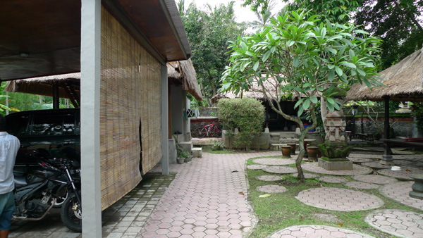 インドネシア　センセイシャ