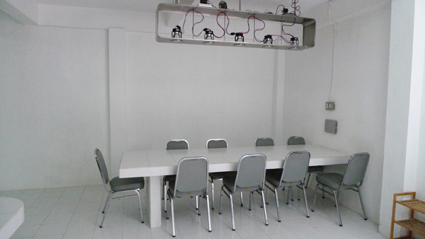 インドネシア　センセイシャ