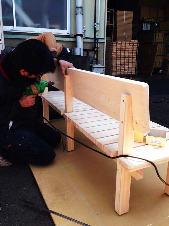「木のぬくもりを感じるベンチ」製作