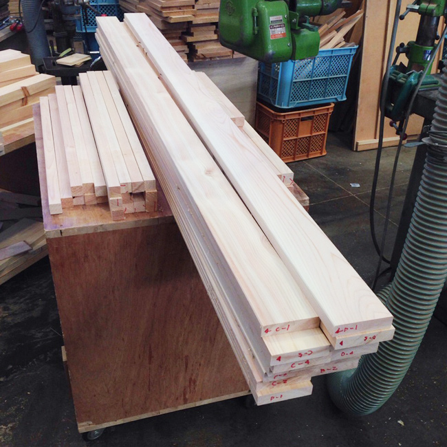 ハルネ小田原のイベントスペース用什器を制作中