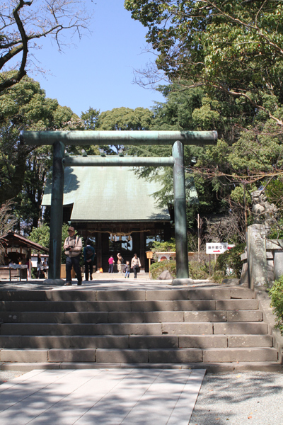 二宮神社　みんなの鳥居プロジェクト ー 根継ぎ