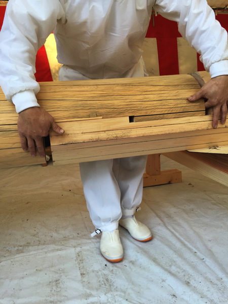 二宮神社　みんなの鳥居プロジェクト ー 根継ぎ