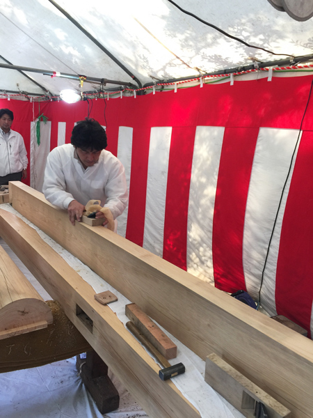 二宮神社　みんなの鳥居プロジェクト ー 根継ぎ