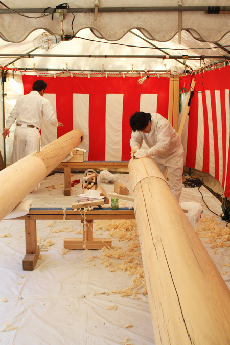 二宮神社　みんなの鳥居プロジェクト ー 根継ぎ