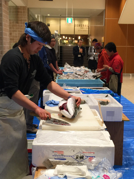 ハルネ小田原第一回駅直朝市場