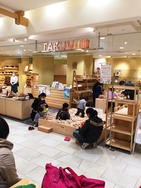 ハルネ小田原第一回駅直朝市場