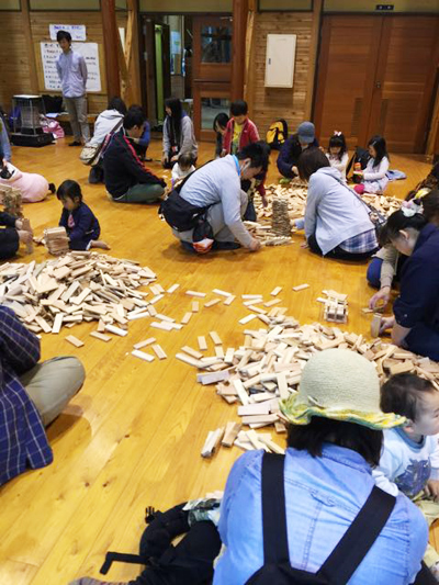 神奈川ゆめコープさん主催　「森のおさんぽと積み木あそび」企画