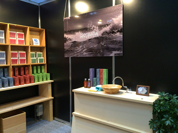 ホテル　レストラン　ショー　センセイシャ