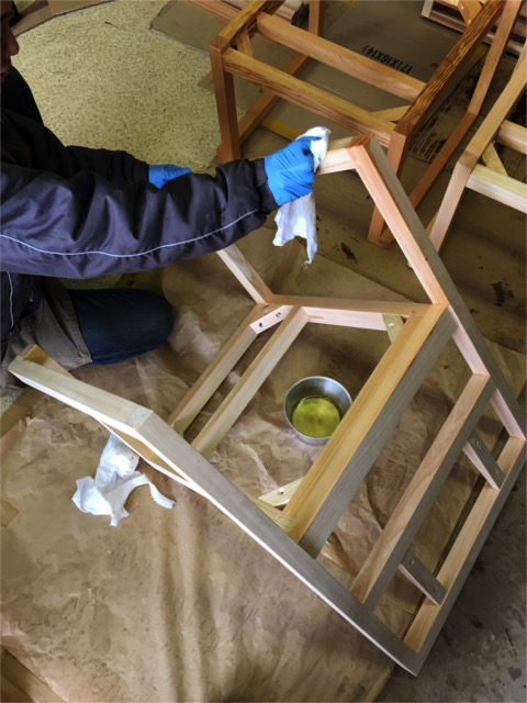 リニューアルオープンする「福田家」様のスツールを作製しました。