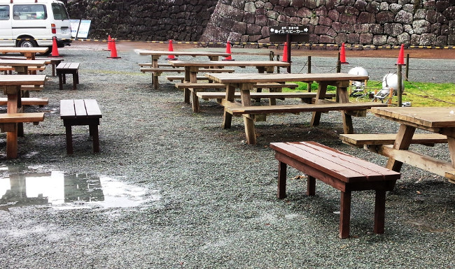 小田原城址公園のベンチとゴミ箱を製作