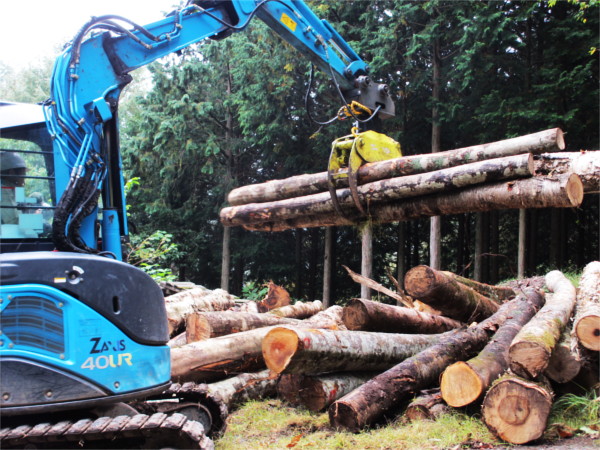 サントリーさんの育林材（プロジェクト）でタンブラーを作製しました。