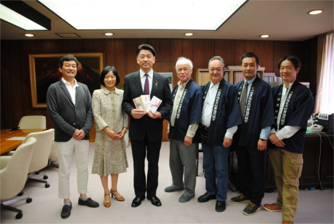 小田原市に森林・林業振興のための寄附を行いました。