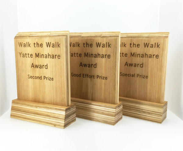 「有言実行やってみなはれ大賞」の賞品となる 楯の作製