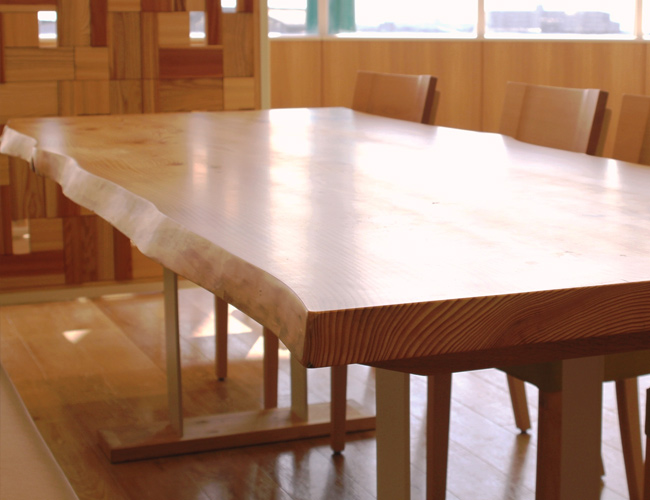 小田原ダイナシティのリニューアルに伴い什器を作製しました。