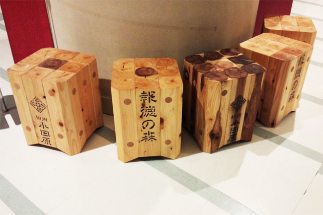 小田原ダイナシティのリニューアルに伴い什器を作製しました。