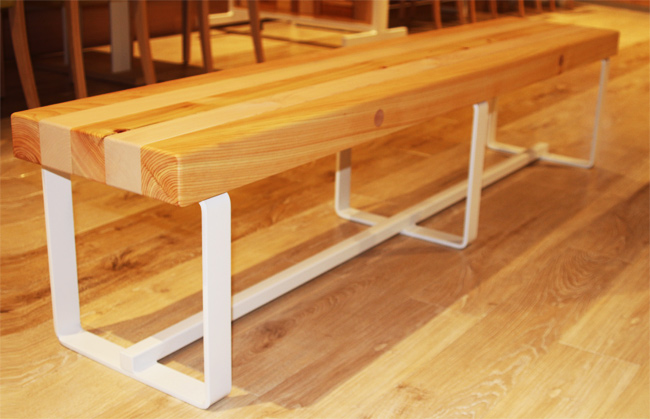 小田原ダイナシティのリニューアルに伴い什器を作製しました。