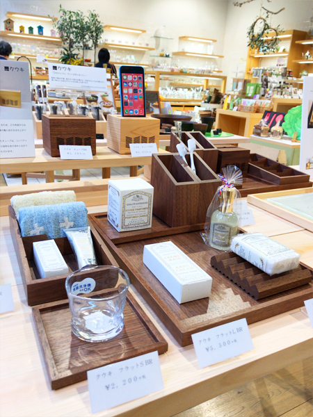 箱根ラリック美術館様のショップにてクウキコレクションの販売を開始しました。