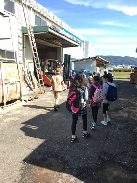 小田原市立早川小学校生の工場見学