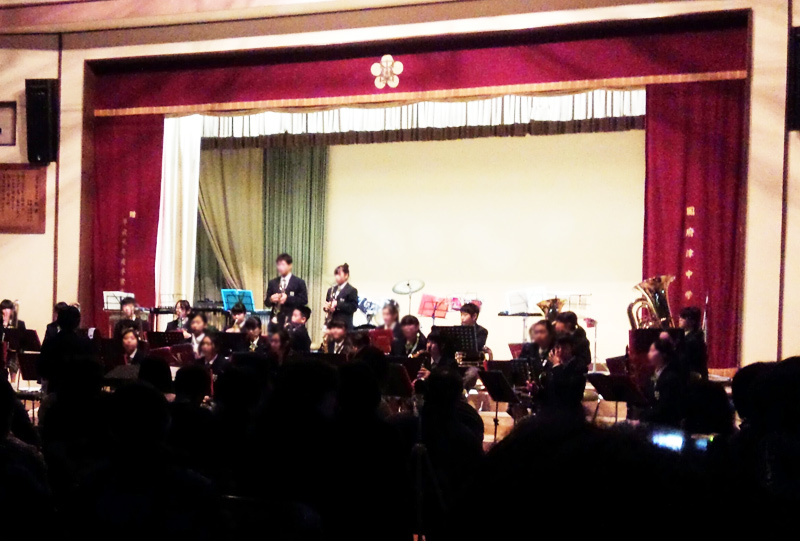 国府津中学校のひな壇を作製しました。