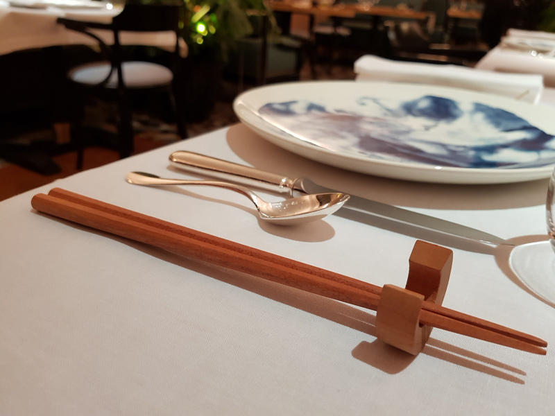 フランスの一つ星レストランにてラ・ルースの商品が使用されています。