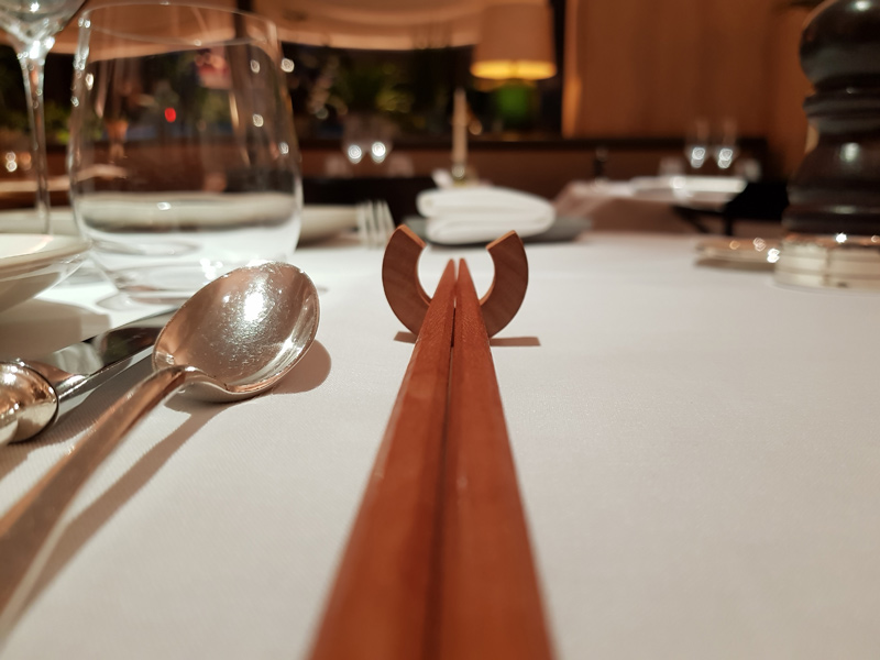 フランスの一つ星レストランにてラ・ルースの商品が使用されています。