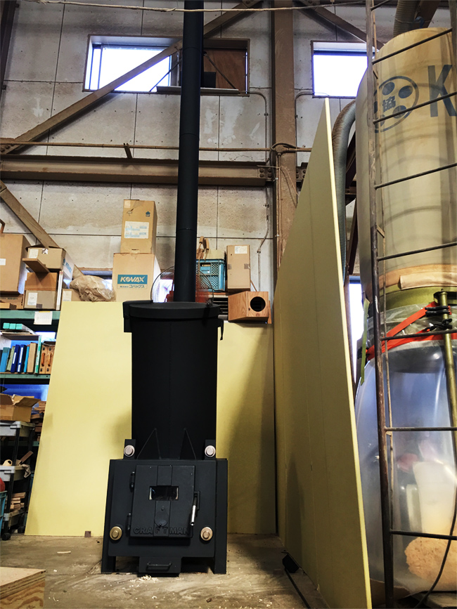 工場用薪ストーブを設置しました。