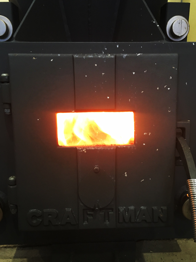 工場用薪ストーブを設置しました。