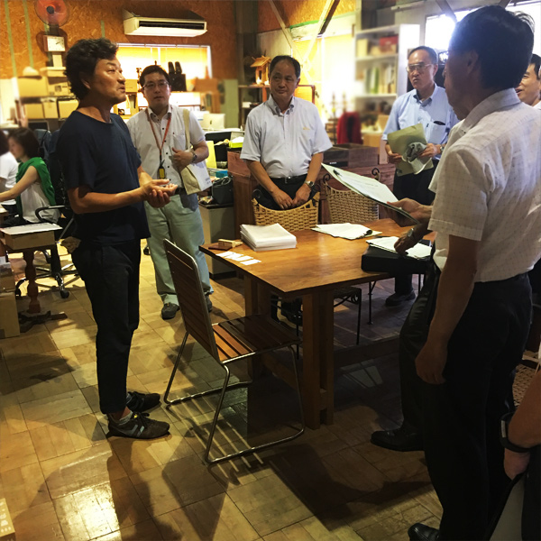 各地域県政総合センター森林部・農政部の方々が見学が来られました。