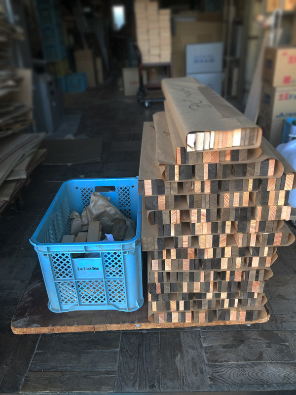 小田原市内端材モザイク壁