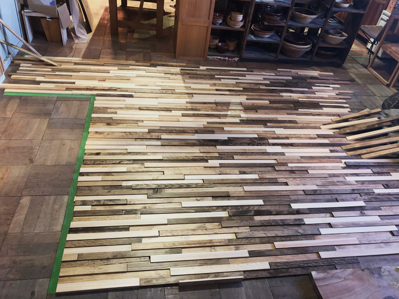 小田原市内端材モザイク壁