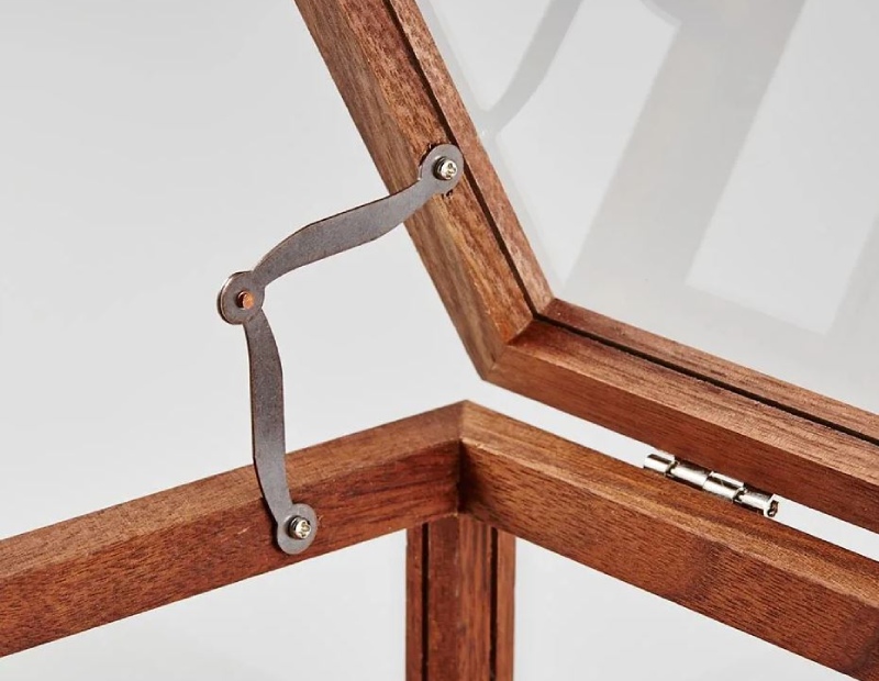 ディノスオンラインショップにて開き止め付きのジュエルボックスが販売されました。