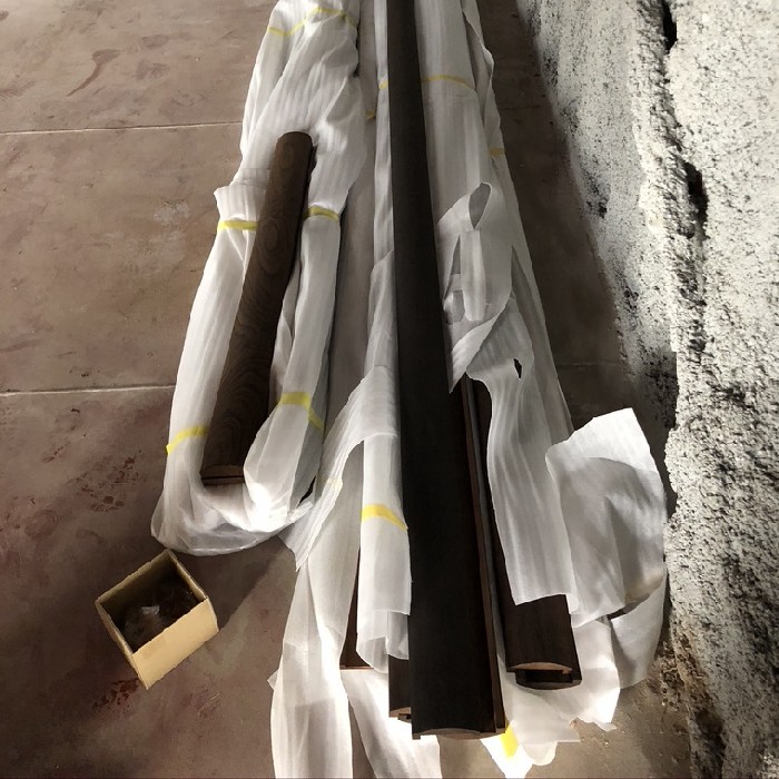 表参道のコンテナビルに手摺りを納品