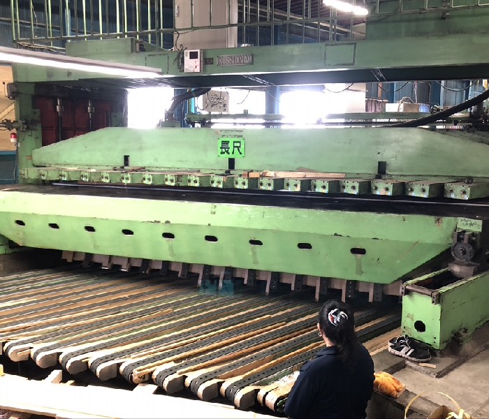 こだわりの突板を作っていただきました