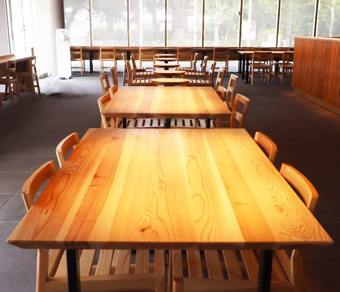 小田原三の丸ホールのテーブルを作製