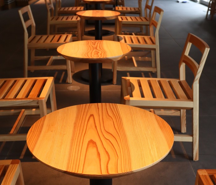 小田原三の丸ホールのテーブルを作製