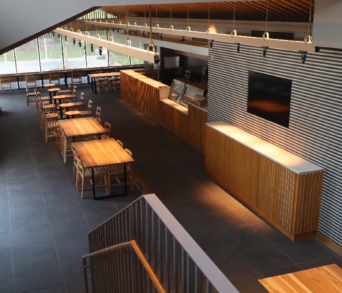 小田原三の丸ホールのテーブルを作製