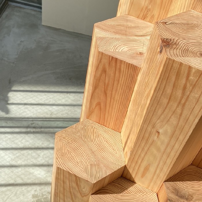 青山にあるショップの什器を作製