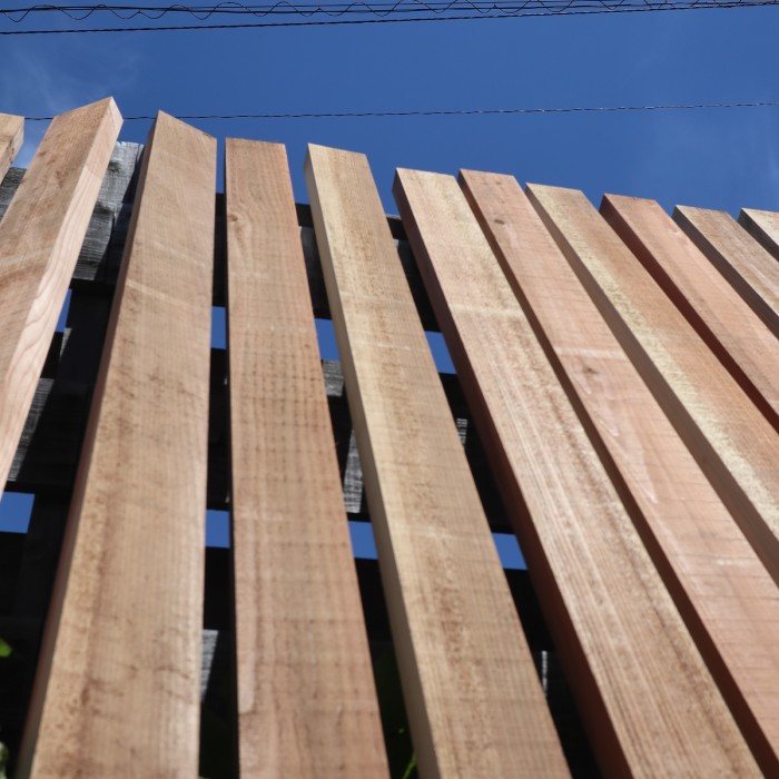 西湖コンテナハウスウッドデッキを作製