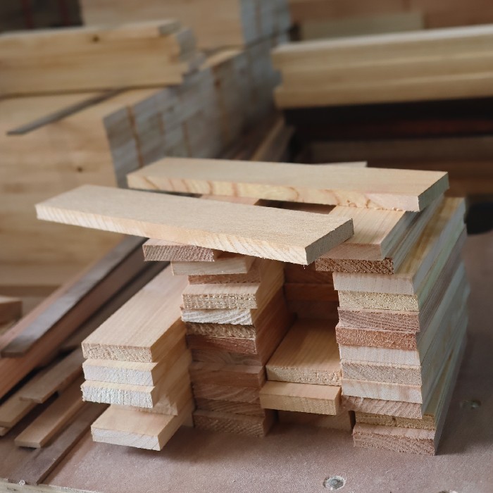 西湖コンテナハウスウッドデッキを作製