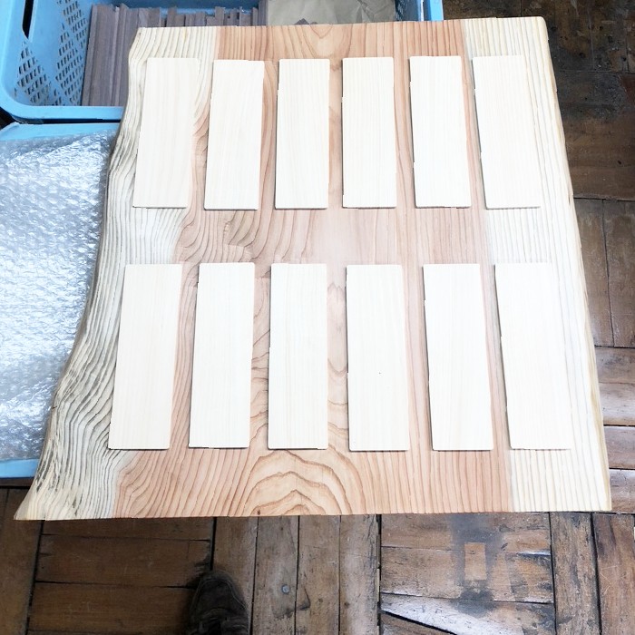 ショーケースの看板の作製