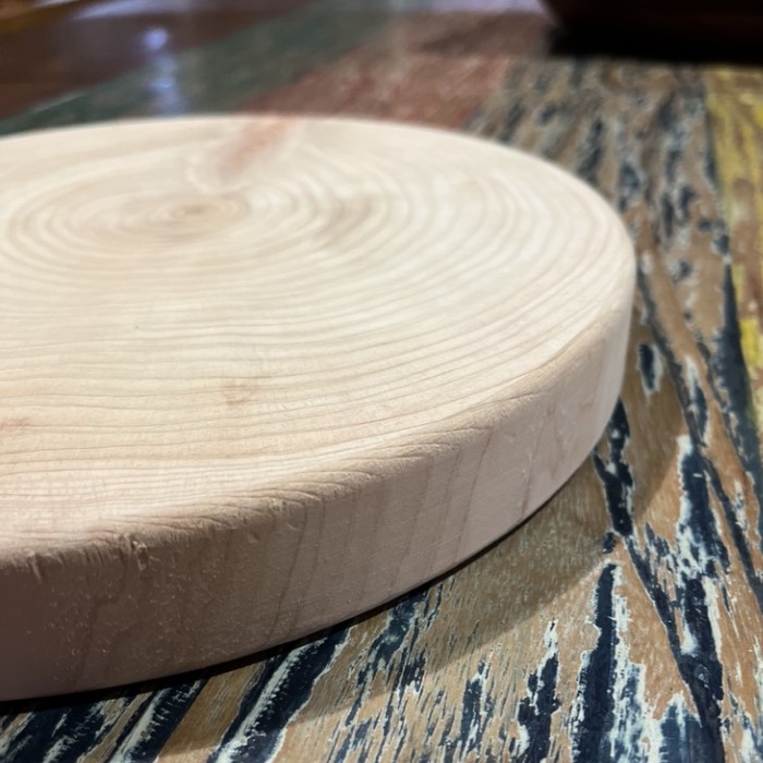 箱根の温泉ホテルさんの間伐材丸太