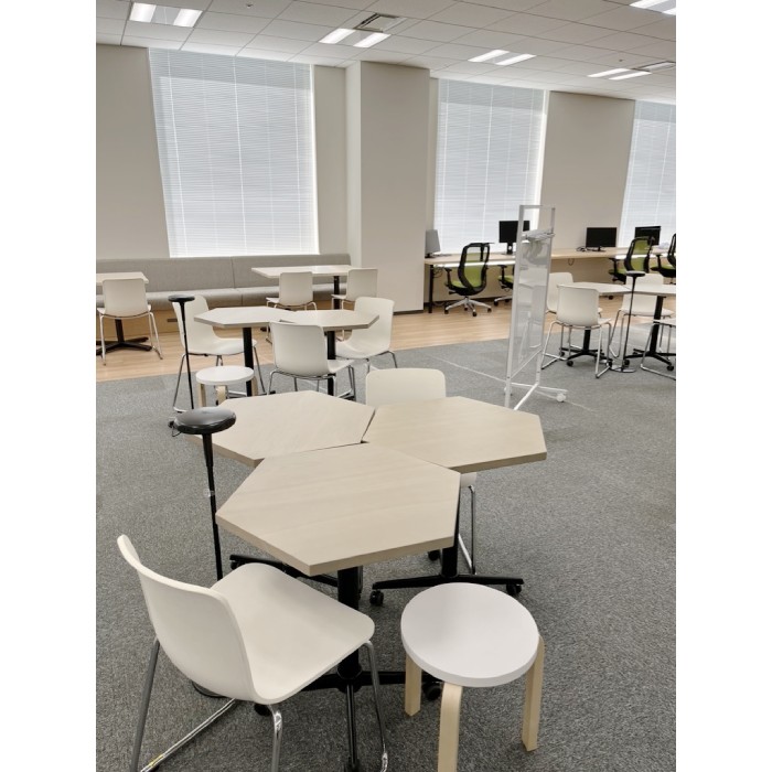 オフィス木質化の什器を制作