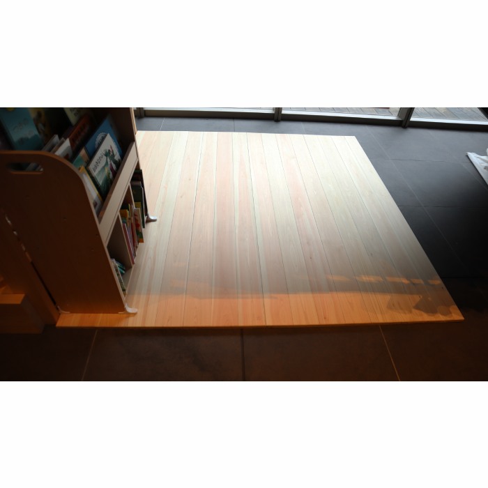 小田原三の丸ホールのフローリングを作製