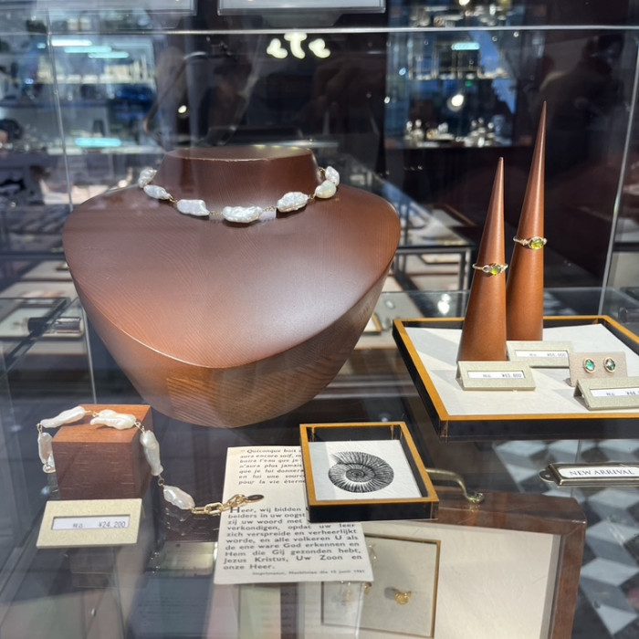 【OEM】商品ディスプレイ什器の再塗装のご依頼