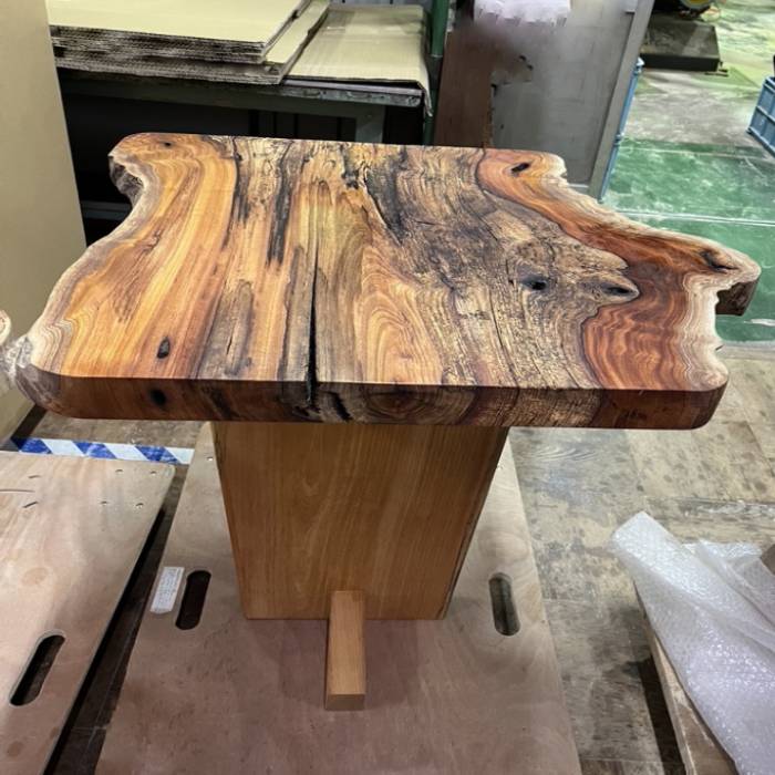 【OEM】様々な材を使用したデスクの制作